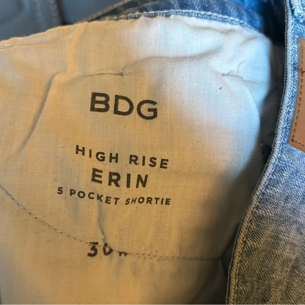 Urban Outfitters BDG  High Rise Shortie Jean Shorts Size 30 - Picture 6 of 7